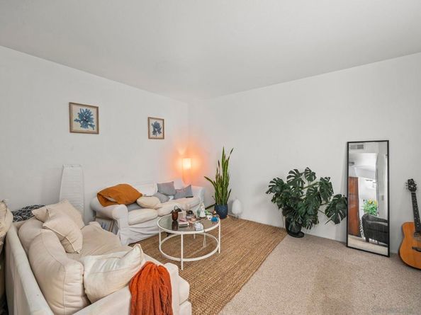 976 Sapphire Street, San Diego CA 92109