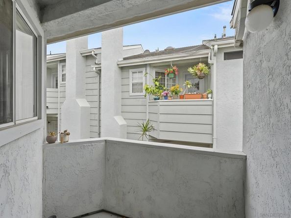 976 Sapphire Street, San Diego CA 92109