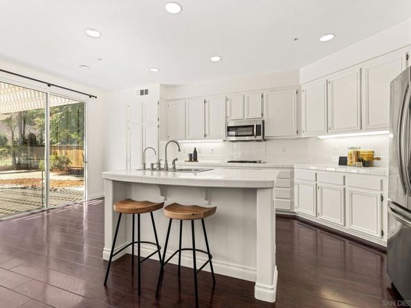 3083 Sprucewood Ln, Escondido CA 92027