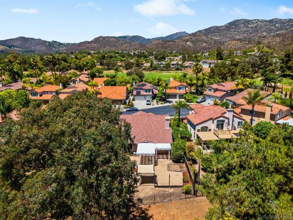 3083 Sprucewood Ln, Escondido CA 92027