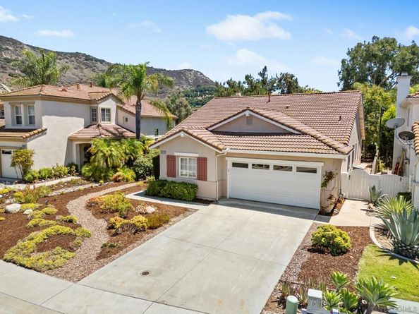 3083 Sprucewood Ln, Escondido CA 92027