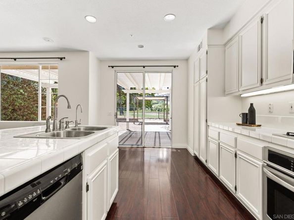 3083 Sprucewood Ln, Escondido CA 92027