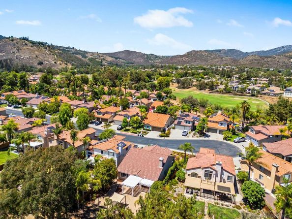 3083 Sprucewood Ln, Escondido CA 92027