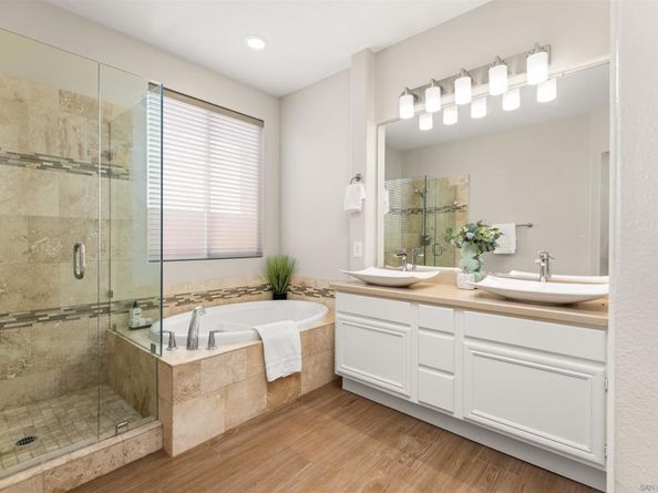 3083 Sprucewood Ln, Escondido CA 92027