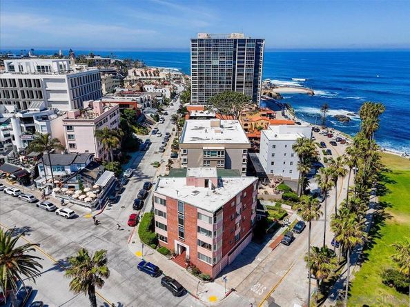 8040 Girard Ave 1, La Jolla CA 92037