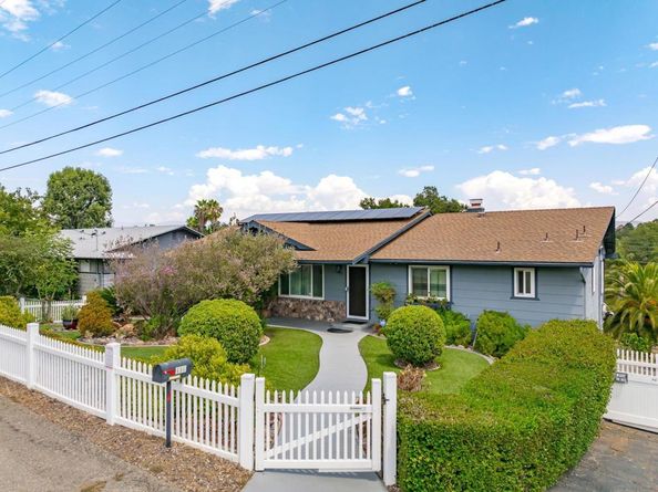 1958 Lejos Dr, Escondido CA 92025