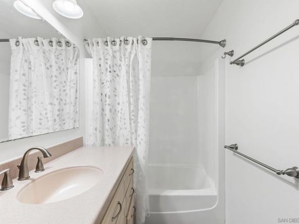 1958 Lejos Dr, Escondido CA 92025