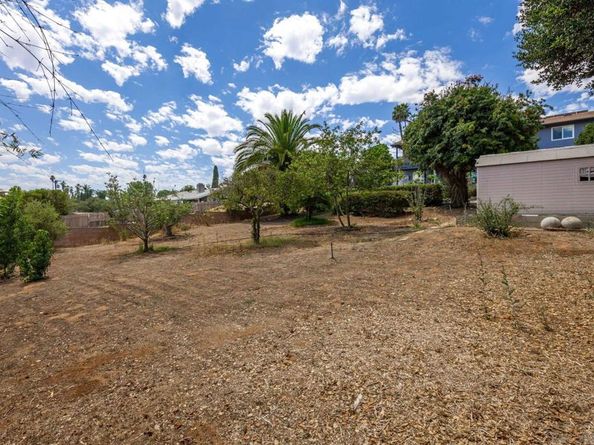 1958 Lejos Dr, Escondido CA 92025