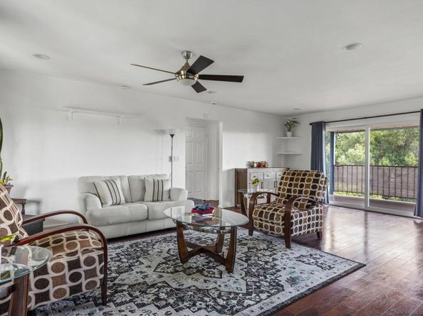 1958 Lejos Dr, Escondido CA 92025