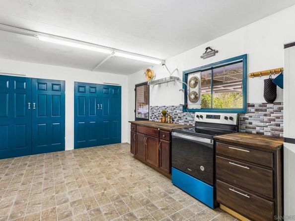 1958 Lejos Dr, Escondido CA 92025