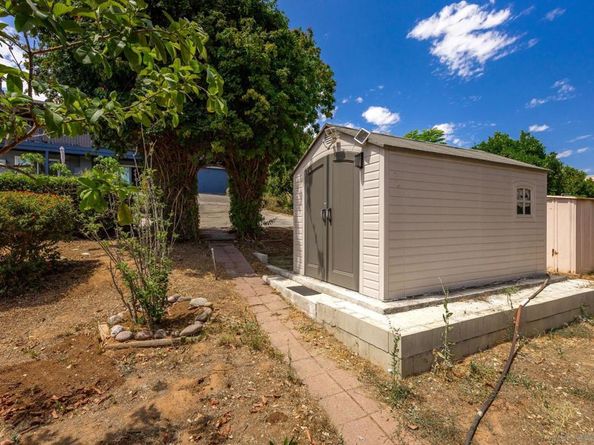 1958 Lejos Dr, Escondido CA 92025