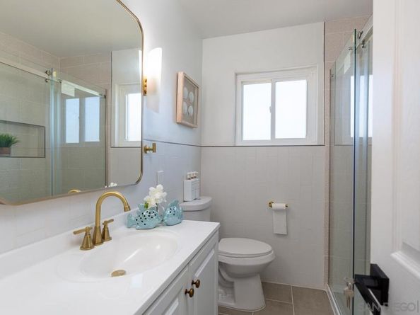 4888 Auburn Drive, San Diego CA 92105