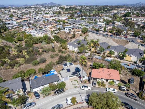 4888 Auburn Drive, San Diego CA 92105