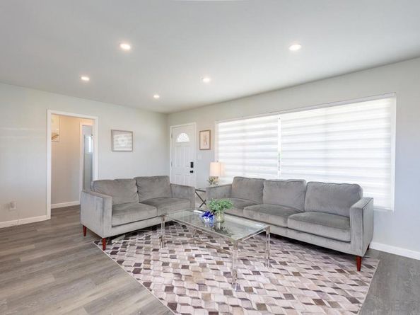 4888 Auburn Drive, San Diego CA 92105
