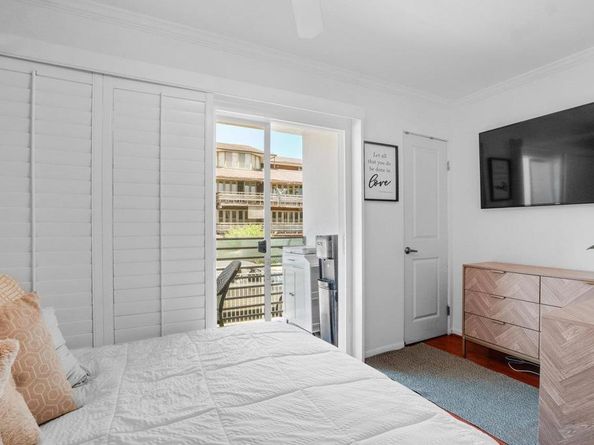 1021 Scott Street 122, San Diego CA 92106