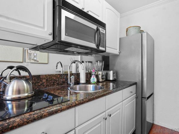 1021 Scott Street 122, San Diego CA 92106