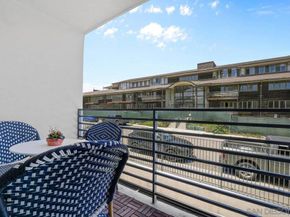 1021 Scott Street 122, San Diego CA 92106