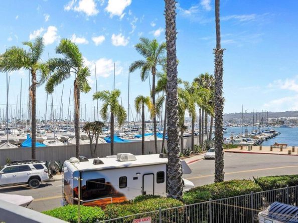 1021 Scott Street 122, San Diego CA 92106