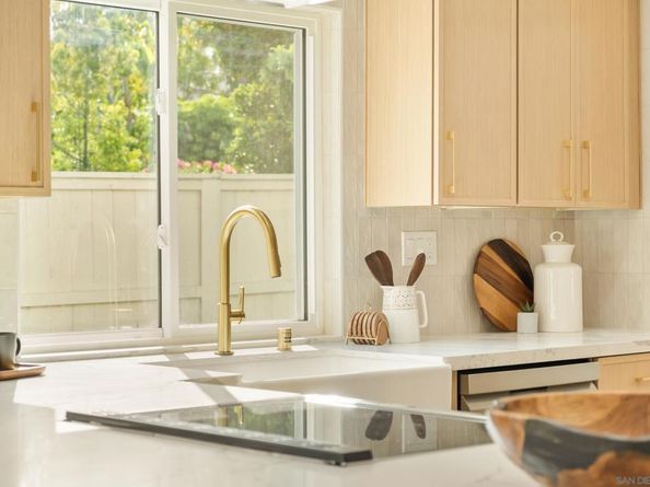 6759 Paseo Del Vista, Carlsbad CA 92009