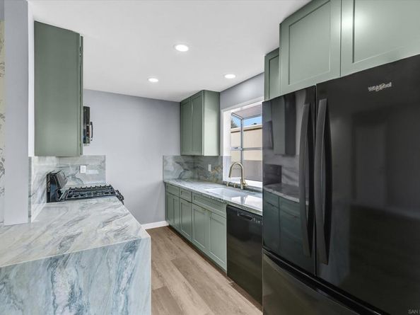 3845 Groton St 4, San Diego CA 92110