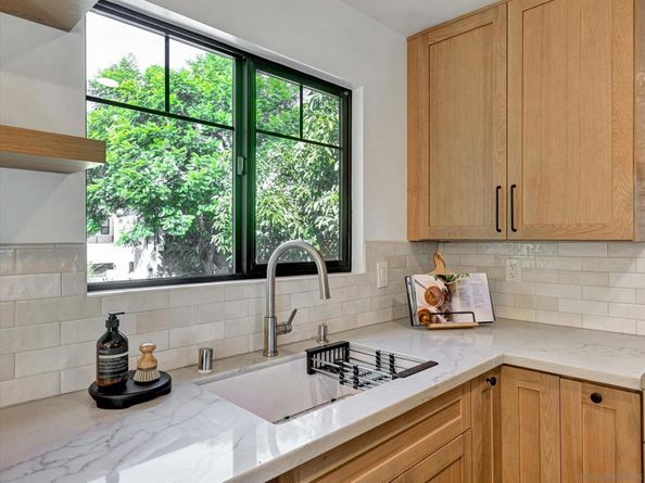 3678 Richmond St, San Diego CA 92103
