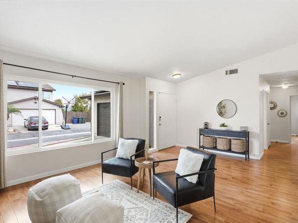 2304 Meadowridge Pl, Spring Valley CA 91977