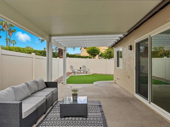 2304 Meadowridge Pl, Spring Valley CA 91977