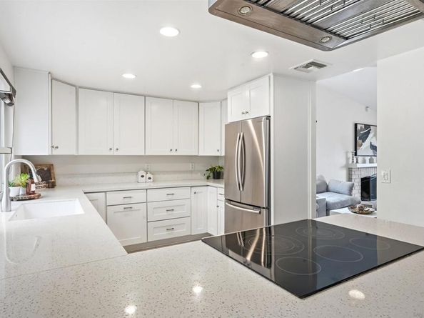2304 Meadowridge Pl, Spring Valley CA 91977