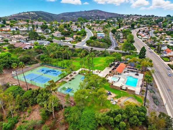 2304 Meadowridge Pl, Spring Valley CA 91977