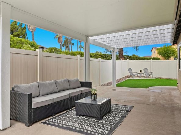 2304 Meadowridge Pl, Spring Valley CA 91977