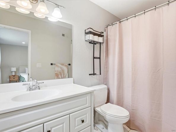 2304 Meadowridge Pl, Spring Valley CA 91977