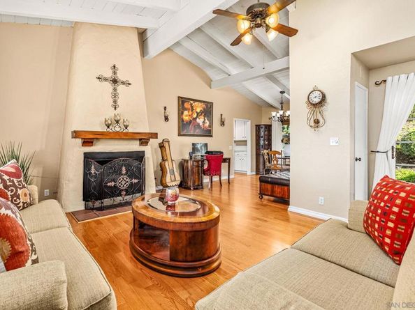 2034 Bolsa Chica Glen, Escondido CA 92026