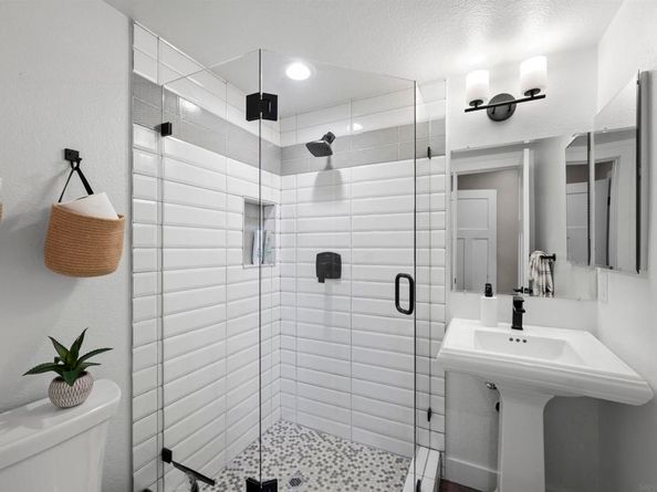 2730 E Evans Rd 9, San Diego CA 92106