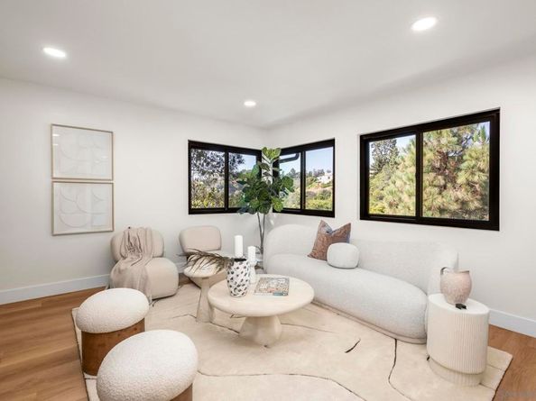 1733 Nautilus Street, La Jolla CA 92037