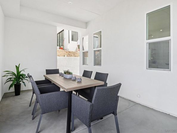 1850 Illion St, San Diego CA 92110