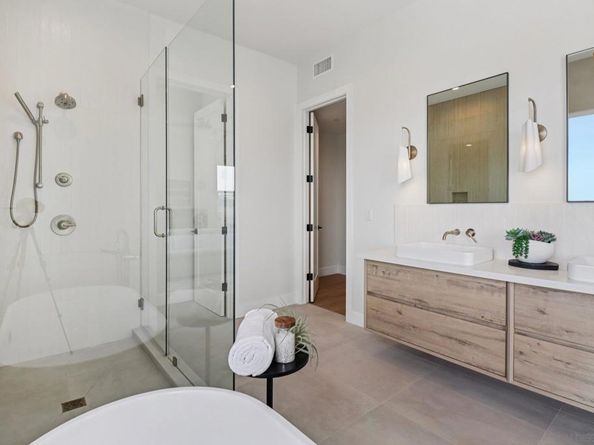 1850 Illion St, San Diego CA 92110