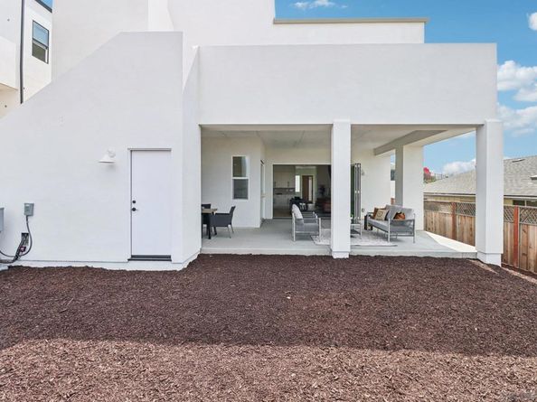 1850 Illion St, San Diego CA 92110