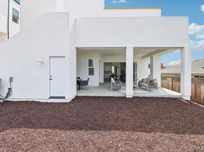 1850 Illion St, San Diego CA 92110