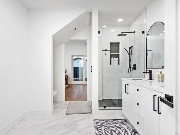 16021 Pomerado Rd, Poway CA 92064