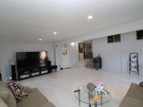 7273 Arillo St, San Diego CA 92111