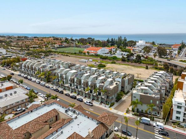 2511 State St, Carlsbad CA 92008