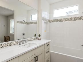 2511 State St, Carlsbad CA 92008