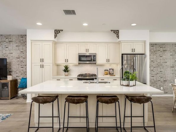 2511 State St, Carlsbad CA 92008