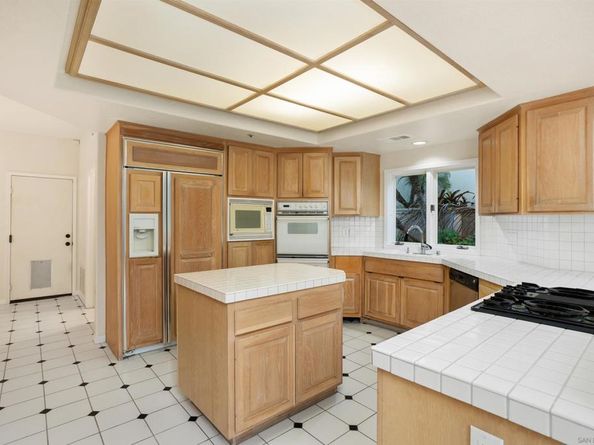5325 Vista Del Dios, San Diego CA 92130