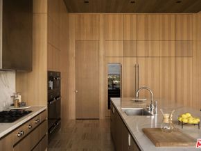 8899 Beverly Boulevard PHE, Los Angeles CA 90048