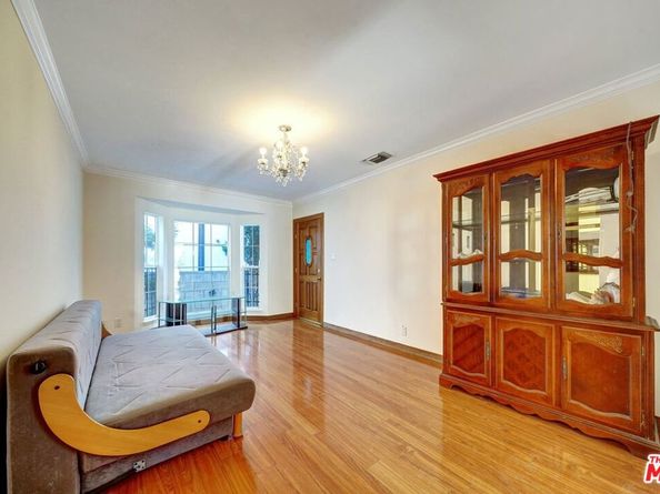 844 N Poinsettia Place, Los Angeles CA 90046