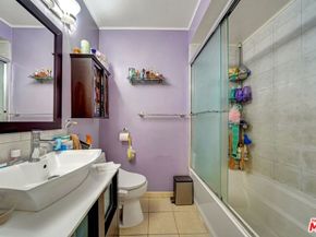 844 N Poinsettia Place, Los Angeles CA 90046