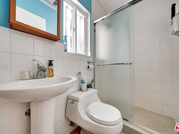 844 N Poinsettia Place, Los Angeles CA 90046