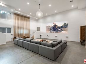 633 Santa Clara Avenue, Venice CA 90291