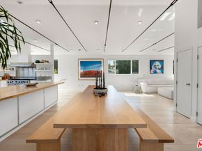 633 Santa Clara Avenue, Venice CA 90291